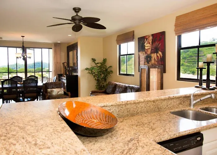 Сasa de vacaciones Classy Artsy Ocean-view Unit Near Pool At Pacifico In Sleeps 6